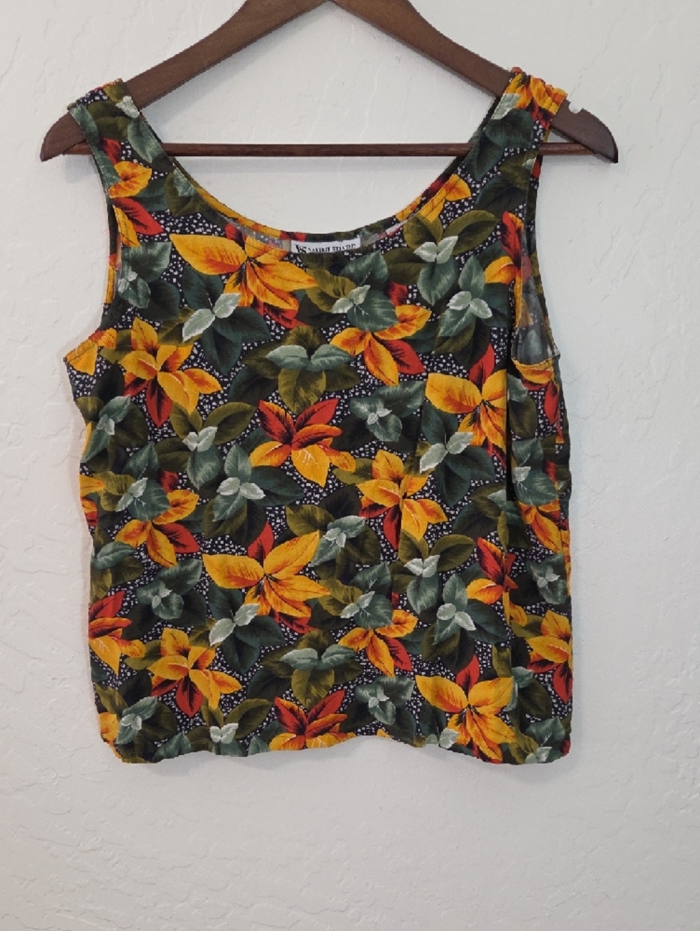 VTG Valerie Stevens Sport Tropical Leaf Print Top in Yellow, Green, Orange
